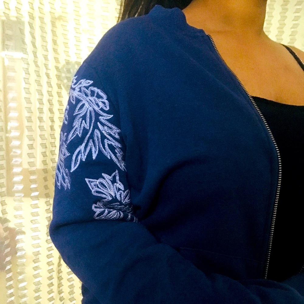 Femella Embroidered Pullover - Picture 2 of 5